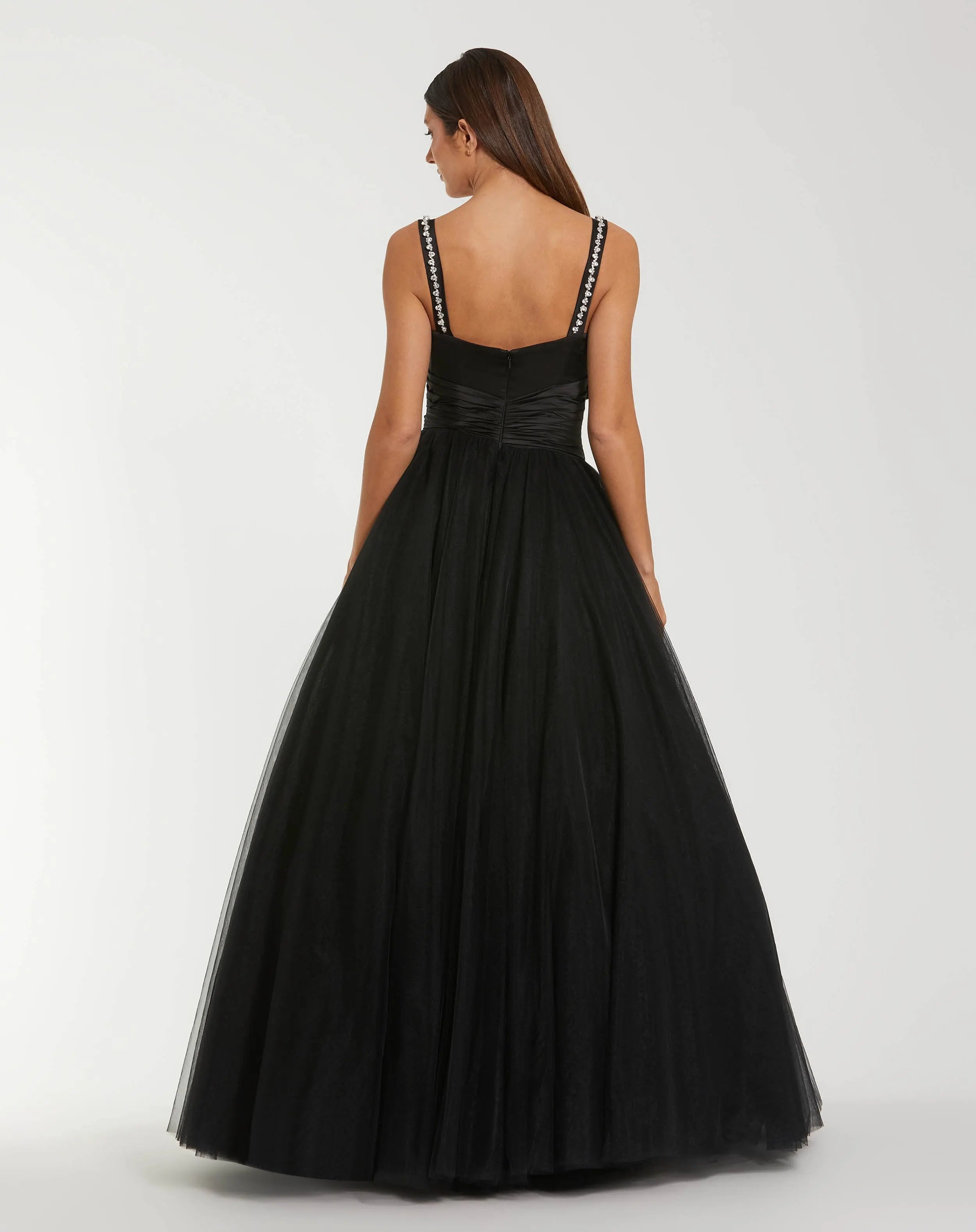 Black Sleeveless Sweetheart Neck Tulle Ball Gown With Bow